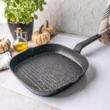 Tigaie tip grill, din aluminiu turnat, marmorata, neagra, 28cm, Klausberg