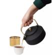  Ceainic din fonta cu strecuratoare, interior emailat, 1l, negru cu elemente aurii, Kinghoff