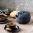  Ceainic din fonta cu strecuratoare, interior emailat, 1l, negru cu maner auriu, Kinghoff