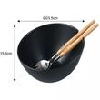 Bol de salata din ceramica, 23.5 cm, negru, cu un set de linguri cu manere din lemn, Klausberg