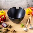 Bol de salata din ceramica, 23.5 cm, negru, cu un set de linguri cu manere din lemn, Klausberg
