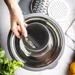 Bol multifunctional din inox, cu razatoare incorporata in capac, capacitate 5 litri, gri, KingHoff