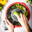  Bol inox, cu razatoare incorporata in capac, rosu, capacitate 5l, KingHoff