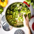 Bol inox, cu razatoare incorporata in capac, rosu, capacitate 5l, KingHoff