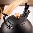 Fierbator traditional, ceainic cu fluier, capacitate 2 litri, maner din lemn, otel inoxidabil, negru, Kinghoff