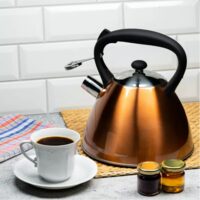  Fierbător tradițional cu fluier fabricat din inox, ceainic 3 litri, 22-24 cm, maro, Klausberg