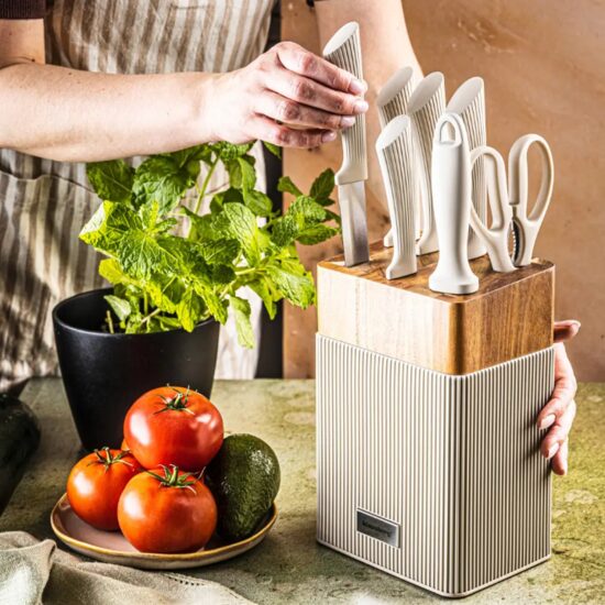  Set de cutite 8 piese, cu bloc de salcam, otel inoxidabil, Klausberg