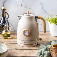 Fierbator retro crem din otel inoxidabil, electric cu termometru, 1.7 litri, Klausberg